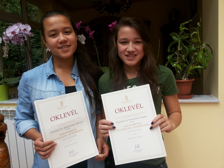 Hai chị em gốc Việt đoạt giải thưởng 